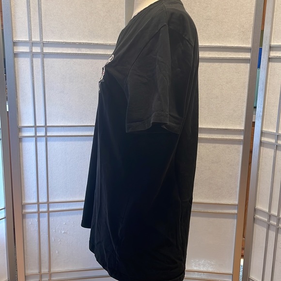 *Black Luck Charm T-shirt Hot Topic Size L - Picture 4 of 5